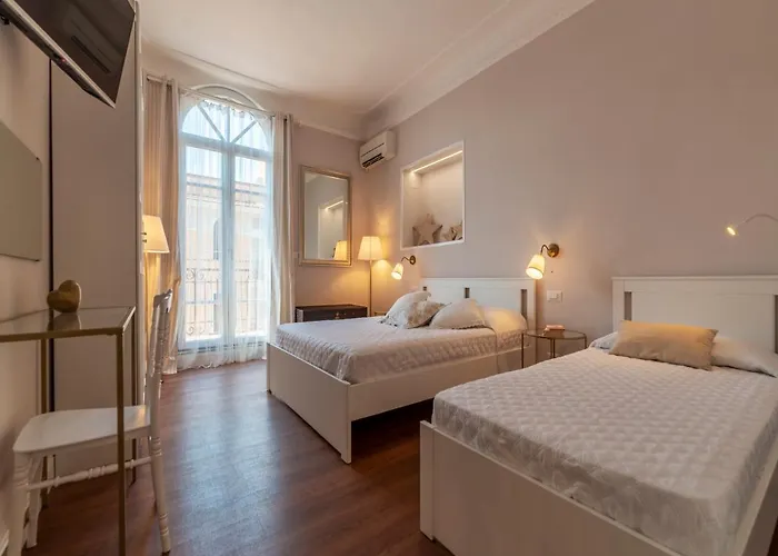 Guesthost - Piazza Nievo A Trastevere! Con Balcone *