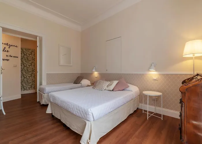Apartment Guesthost - Piazza Nievo A Trastevere! Con Balcone Rom