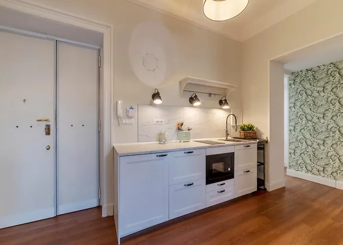 Apartment Guesthost - Piazza Nievo A Trastevere! Con Balcone